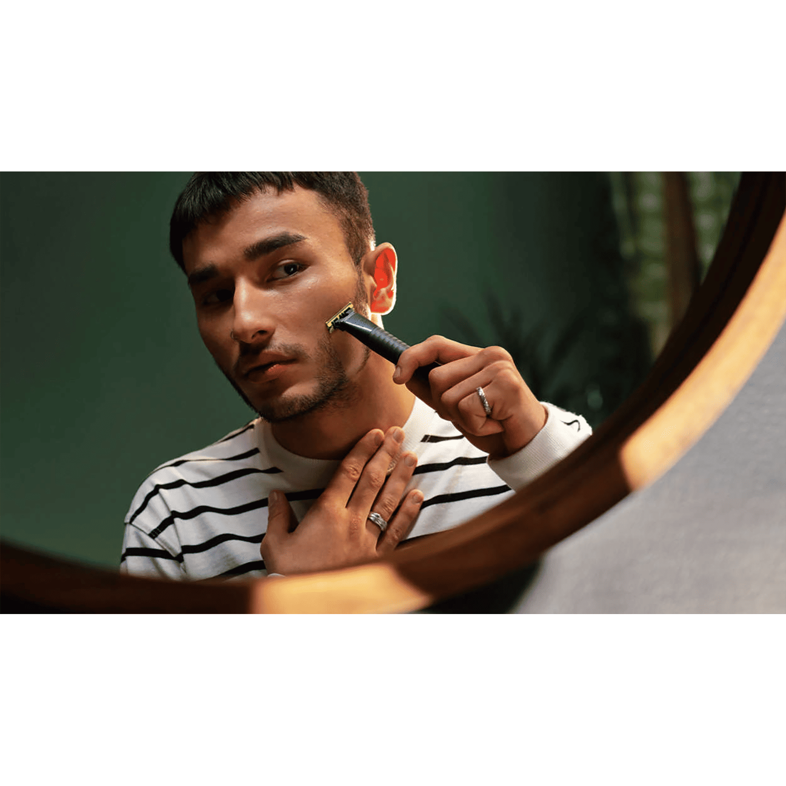 Buy PHILIPS OneBlade Rechargeable Cordless Wet & Dry Trimmer for Beard